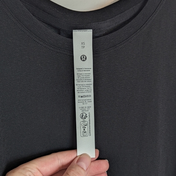 Lululemon NWT Lightweight Split Back Training Tank - Black sz XS - Picture 2 of 6